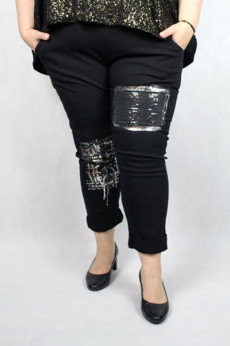 Spodnie czarne ze srebrnym zdobieniem, rozmiar od 48 do 52